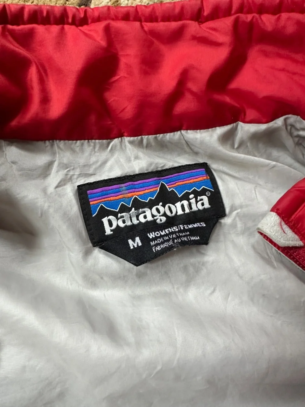 Patagonia women’s MEDIUM Nano puff - Picture 3 of 6